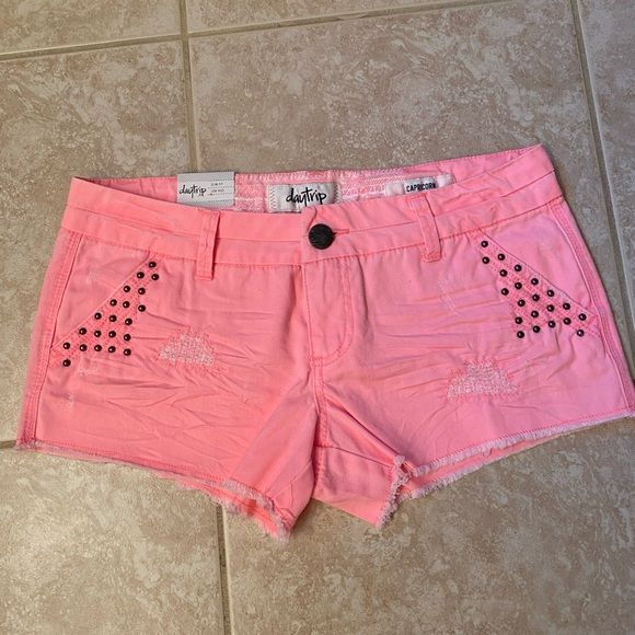 NEW Daytrip Shorts from Buckle - Picture 6 of 10